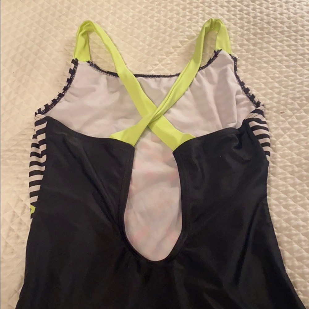 Swimsuit - Picture 4 of 5
